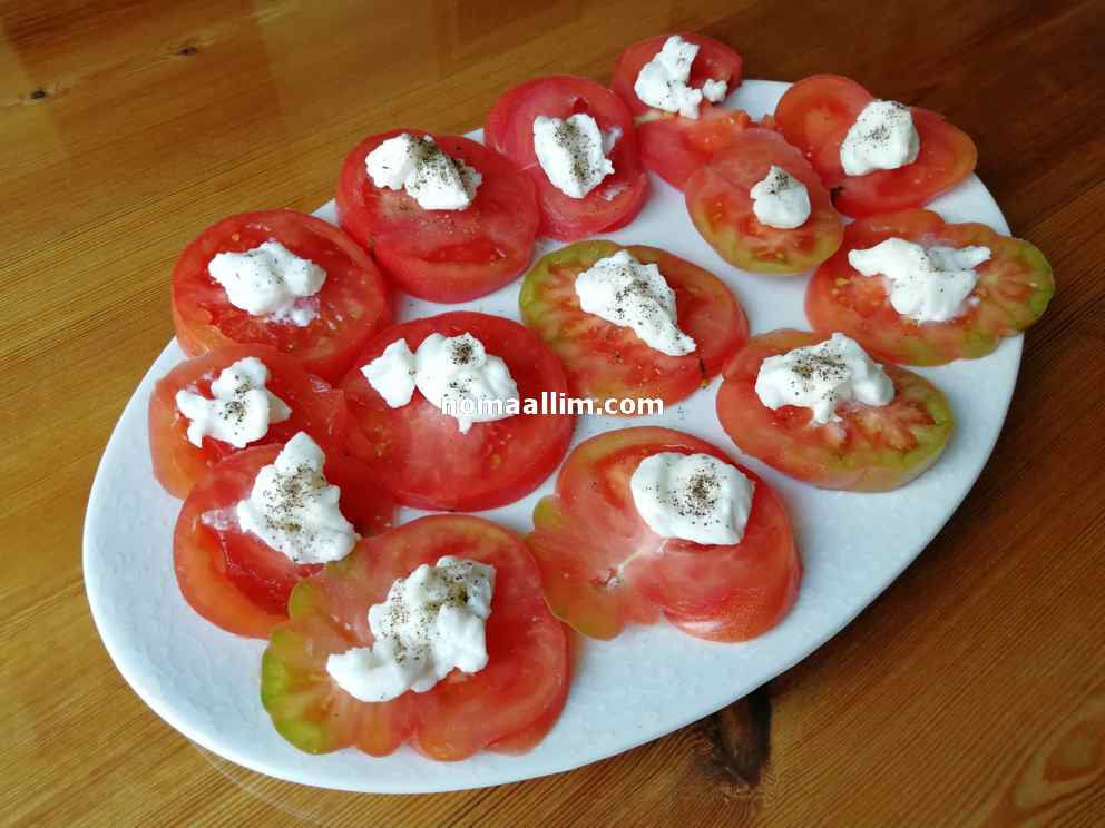 Lebanese tomatoes with garlic
