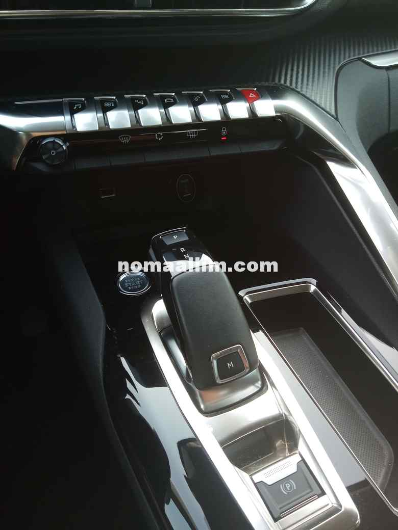 Peugeot I-cockpit interior