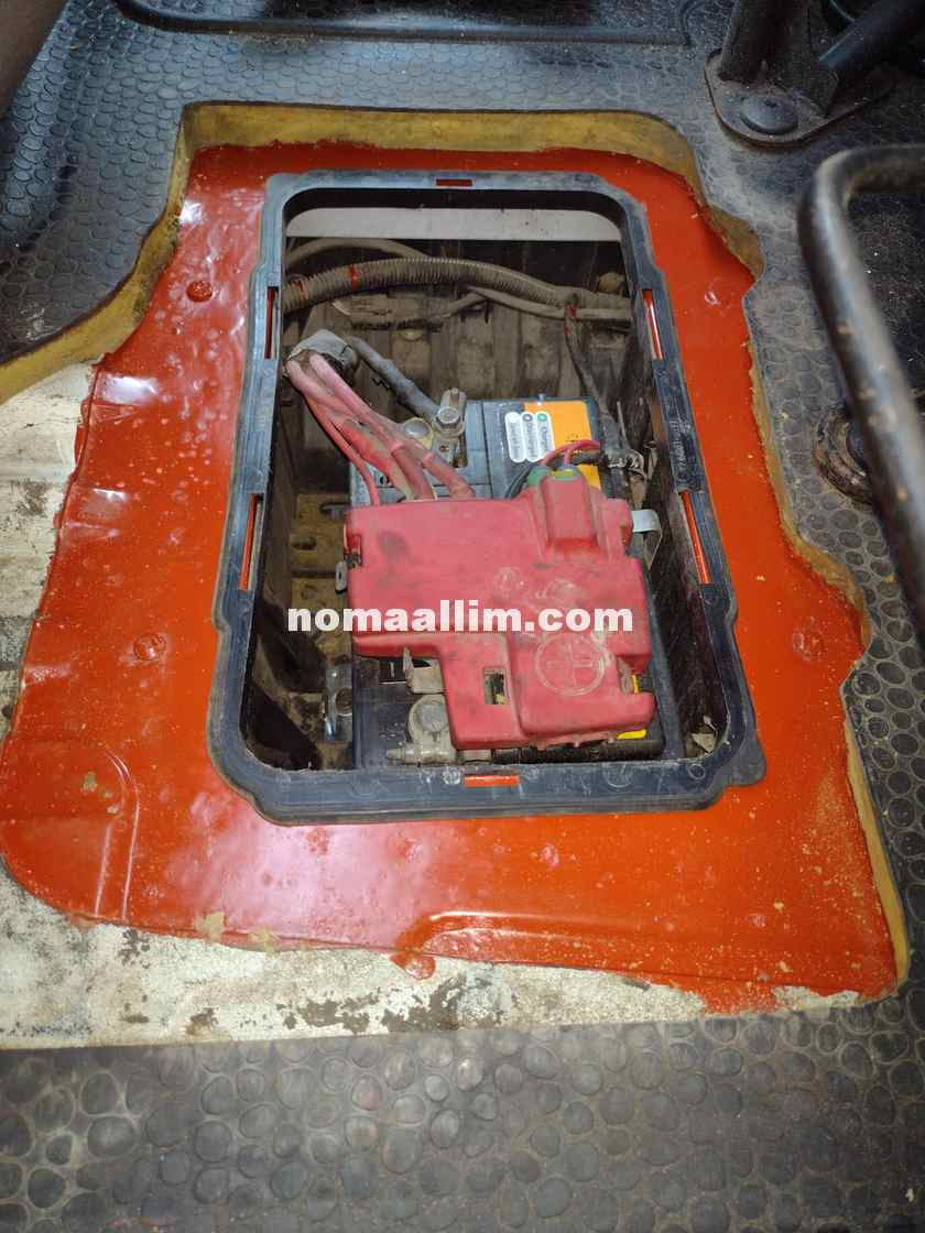 emplacement batterie renault trafic