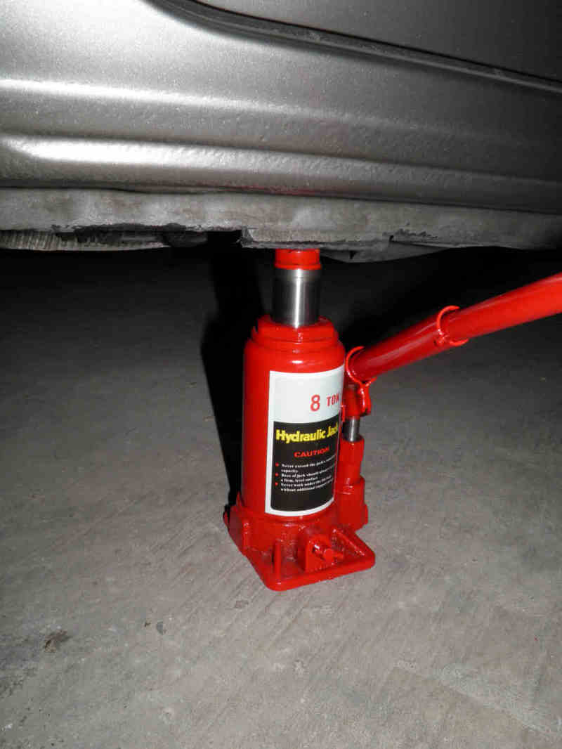 How To Safely Jack Up A Car Lifting The Car Safely