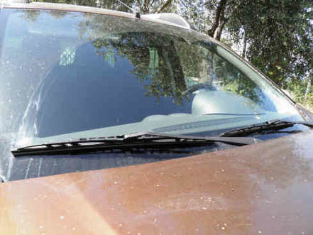 How to refill the windshield wash liquid
